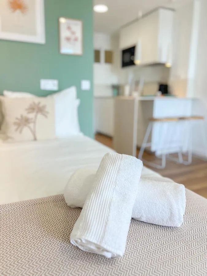 Cozy Studio With Sea Views Benalmadena Spain
